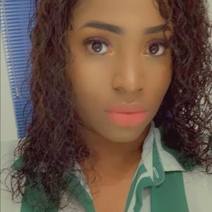 Meet your Posher, Lala